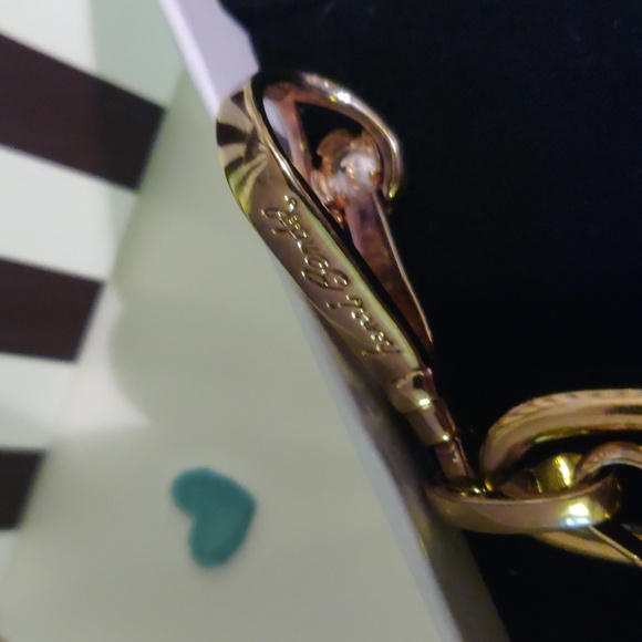 Henri Bendel Gold Chain Bracelet Comes With Gift bag - Picture 2 of 10